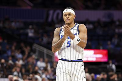 竞技状态不俗！班凯罗首节7中4得到10分4抢篮板