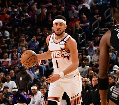 今日仅出手10次！布克：会更有侵略性，期待搭档杰伦·格林