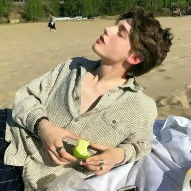 6686体育app钻石作者Amelia