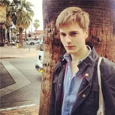 6686体育app初级作者Frances